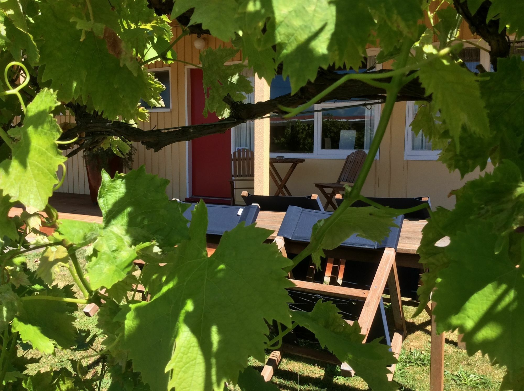 Aaa Marlin Motel Пиктън Екстериор снимка
