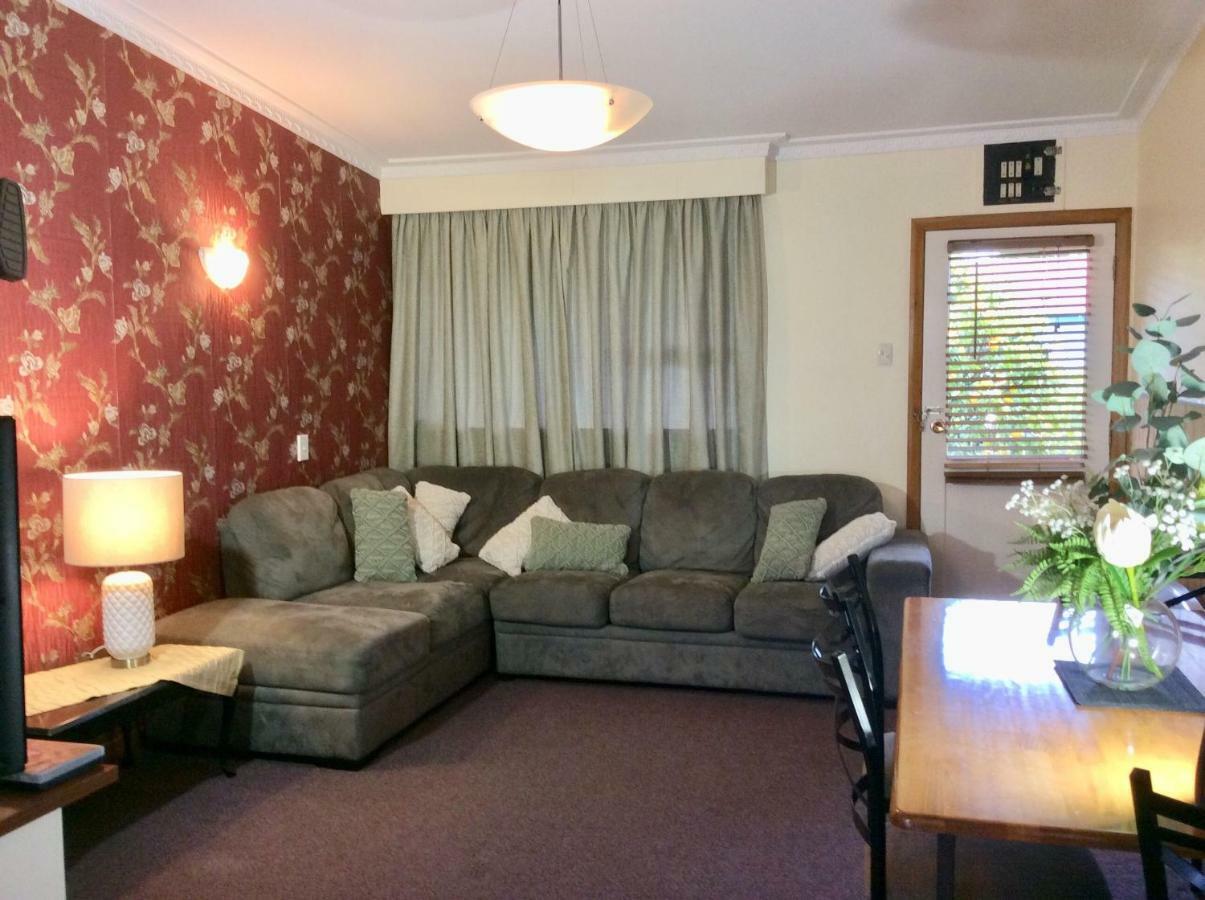 Aaa Marlin Motel Пиктън Екстериор снимка