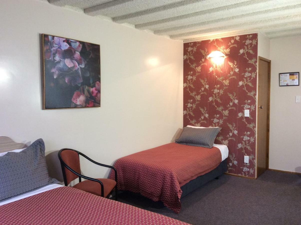 Aaa Marlin Motel Пиктън Екстериор снимка
