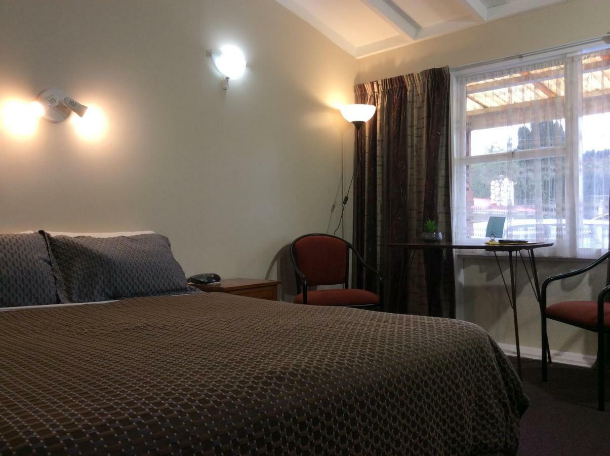 Aaa Marlin Motel Пиктън Екстериор снимка